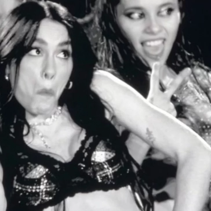 Lali estrenó una nueva canción “Payaso” en Velez: ¿Palito para Milei?