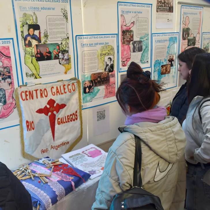Día de las Letras Gallegas: “Cantareiras” se expone en el Campus Universitario Día de las Letras Gallegas: “Cantareiras” se expone en el Campus Universitario