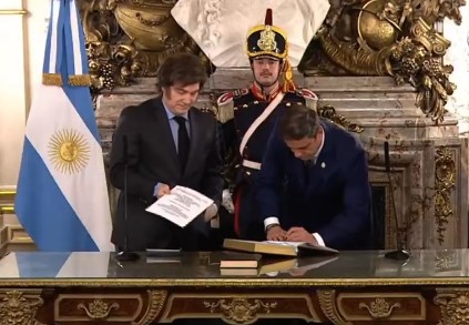Javier Milei le tomó juramento a Lisandro Catalán como ministro del Interior: &#8220;Vamos a tratar de hablar con todos los gobernadores&#8221;
