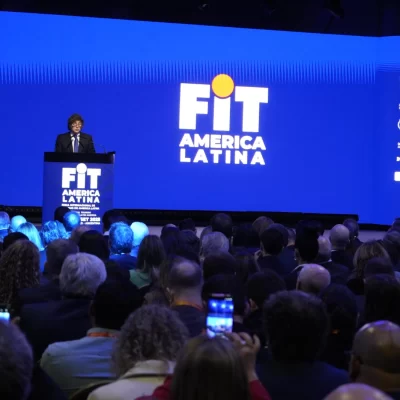 Milei pasó por La Rural tras recibir el apoyo de los EE.UU., pidió “no aflojar” y es el mensaje que llevará a Tierra del Fuego