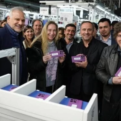 Javier Milei visita Ushuaia: apoyo a candidatos, visita a Newsan y clima de tensión