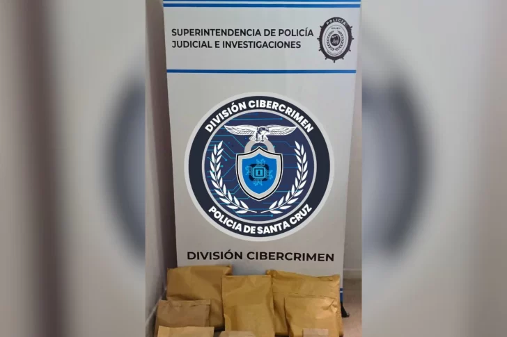 Allanaron vivienda por violencia digital: secuestraron teléfonos, computadora y otros dispositivos electrónicos