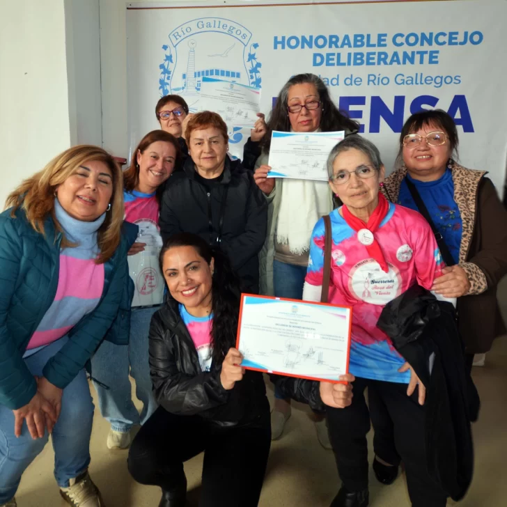 Concejo Deliberante reconoció al grupo Guerreras Rosa del Viento Concejo Deliberante reconoció al grupo Guerreras Rosa del Viento