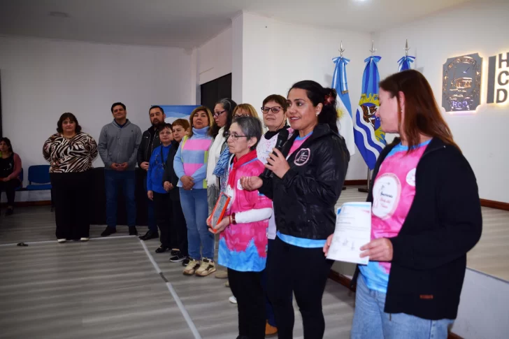  Irma Montiel, instructora e integrante del grupo.