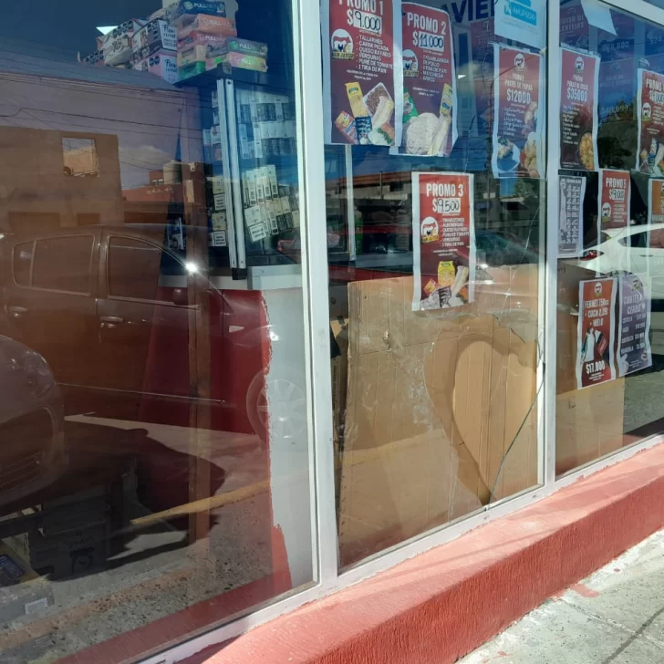 Robaron la caja registradora de un local comercial de Caleta Olivia, la vaciaron y la abandonaron Robaron la caja registradora de un local comercial de Caleta Olivia, la vaciaron y la abandonaron