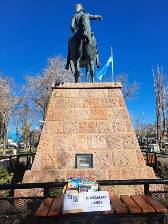 SUELTA-DE-LIBROS-BIBLIOTECA-KUNFI-QUIROS-2025-1-546x728