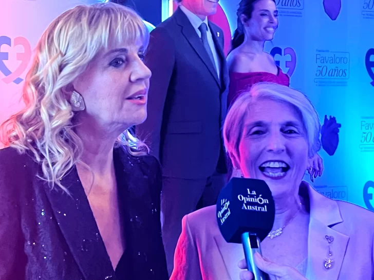  Teté Coustarot y Liliana Favaloro en entrevista con el Grupo La Opinión Austral. Foto: Camila Ferrer Pose/La Opinión Austral