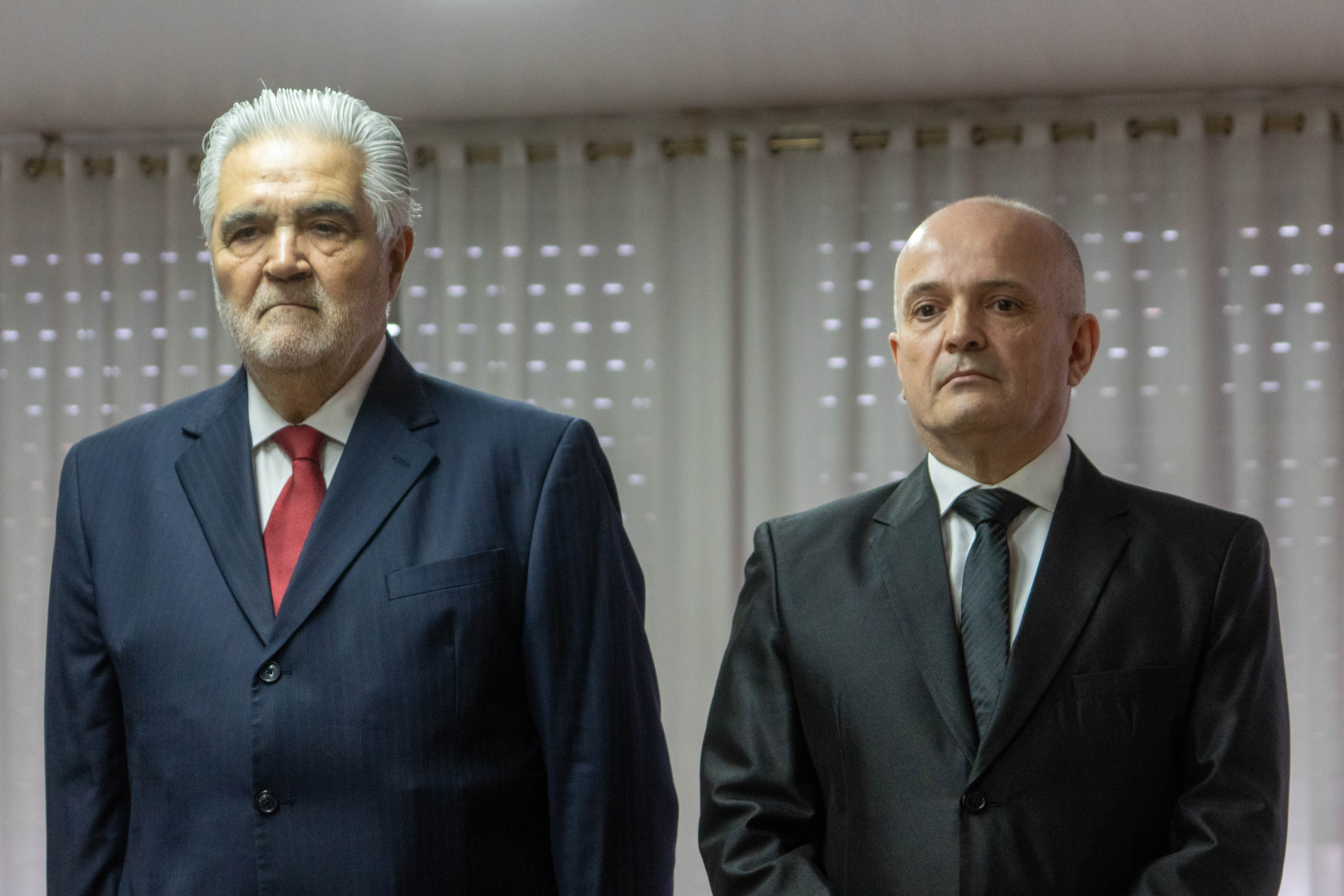  Sergio Acevedo y José González Nora en el acto de jura como vocales del Tribunal Superior de Justicia de Santa Cruz. FOTO: LEANDRO FRANCO/ LA OPINIÓN AUSTRAL