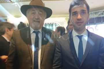 Exclusivo de La Opinión Austral: “Nacho” Torres y Othar, juntos en la cena de Adepa en Puerto Madryn Exclusivo de La Opinión Austral: “Nacho” Torres y Othar, juntos en la cena de Adepa en Puerto Madryn