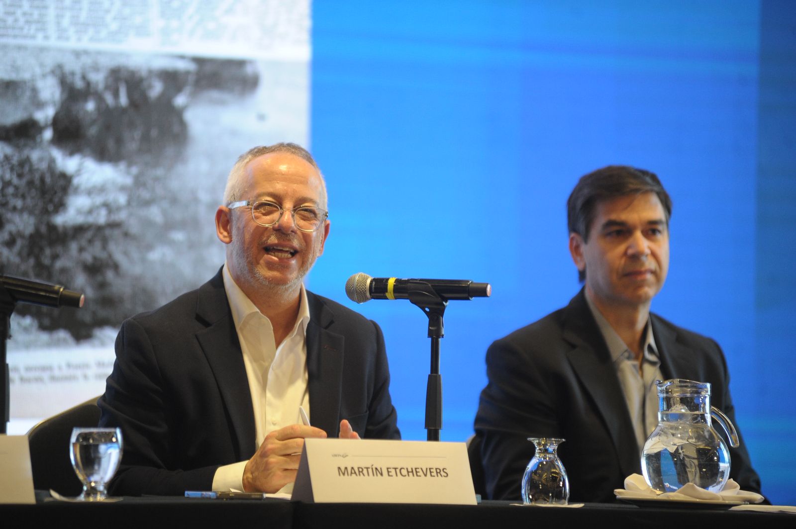  El presidente de Adepa, Martin Etchevers, y Daniel Dessein, director de la Comisión de Libertad de Prensa. FOTO: FEDERICO KROWICKI / CANAL 12.