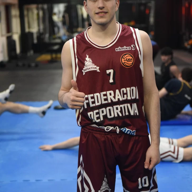 Nazareno Maclen de Río Turbio debutará en el básquet profesional en Comodoro Rivadavia: “Desde chico llevo el deporte conmigo” Nazareno Maclen de Río Turbio debutará en el básquet profesional en Comodoro Rivadavia: “Desde chico llevo el deporte conmigo”