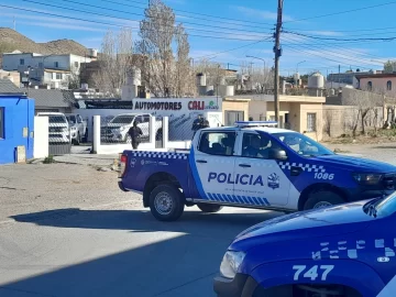 ¿Ajuste de cuentas?: dispararon contra una concesionaria de autos en Caleta Olivia ¿Ajuste de cuentas?: dispararon contra una concesionaria de autos en Caleta Olivia