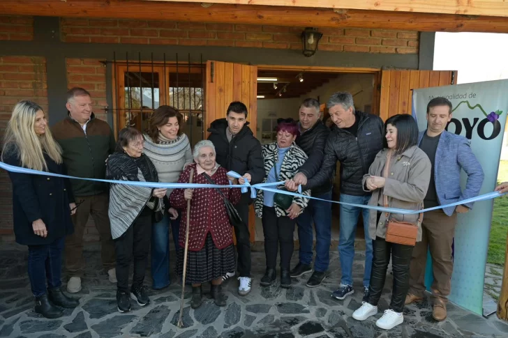  72º Aniversario de El Hoyo: Torres inauguró obras clave y anunció la construcción del Gimnasio Municipal.
