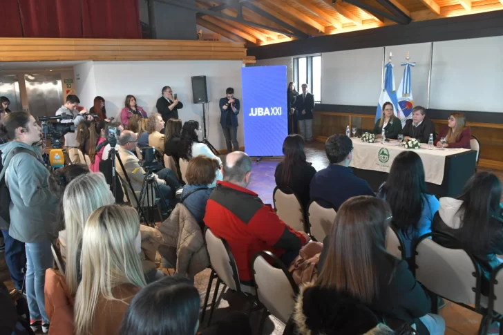  El convenio firmado entre la Cámara de Diputados y la UBA, permite que los estudiantes santacruceños cursar las materias del Ciclo Básico Común de forma virtual. FOTO: JOSÉ SILVA/LA OPINIÓN AUSTRAL