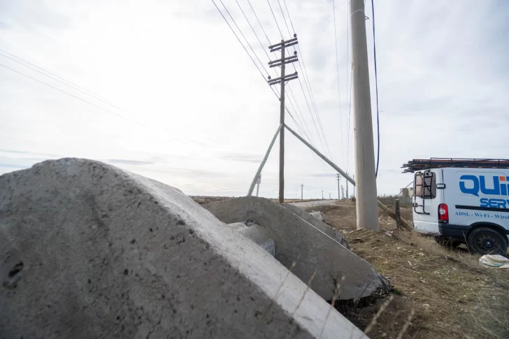  Poste provisorio colocado sobre calle 22.