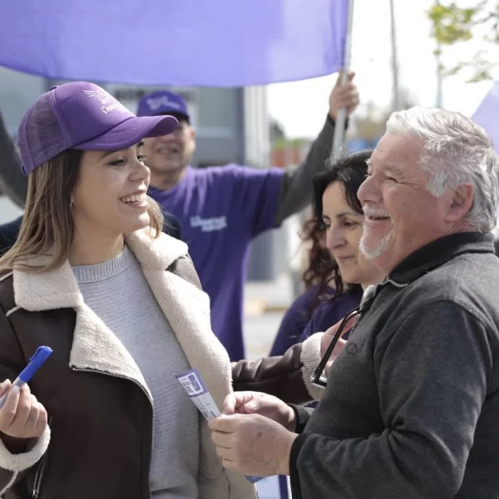 Maira Frías, candidata a diputada nacional por La Libertad Avanza, recorrió Rawson y Playa Unión Maira Frías, candidata a diputada nacional por La Libertad Avanza, recorrió Rawson y Playa Unión