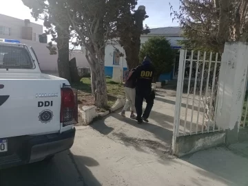 El ladrón menos pensado: le desvalijó la casa a una vecina del barrio 499 Viviendas y lo detuvieron El ladrón menos pensado: le desvalijó la casa a una vecina del barrio 499 Viviendas y lo detuvieron