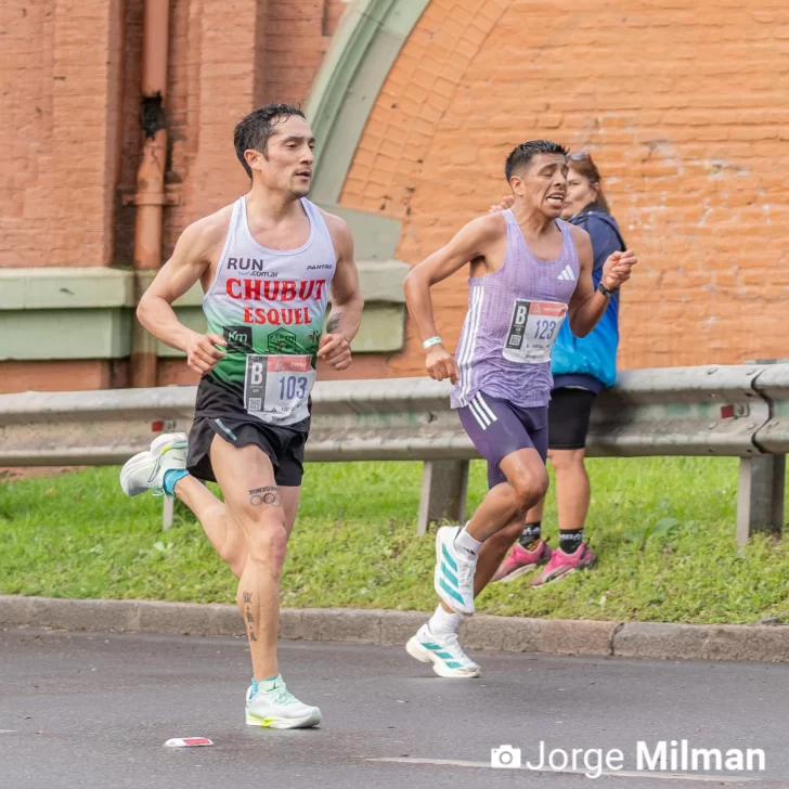El chubutense Joaquín Arbe habló con La Opinión Austral tras ser el mejor argentino en los 42K de Buenos Aires El chubutense Joaquín Arbe habló con La Opinión Austral tras ser el mejor argentino en los 42K de Buenos Aires