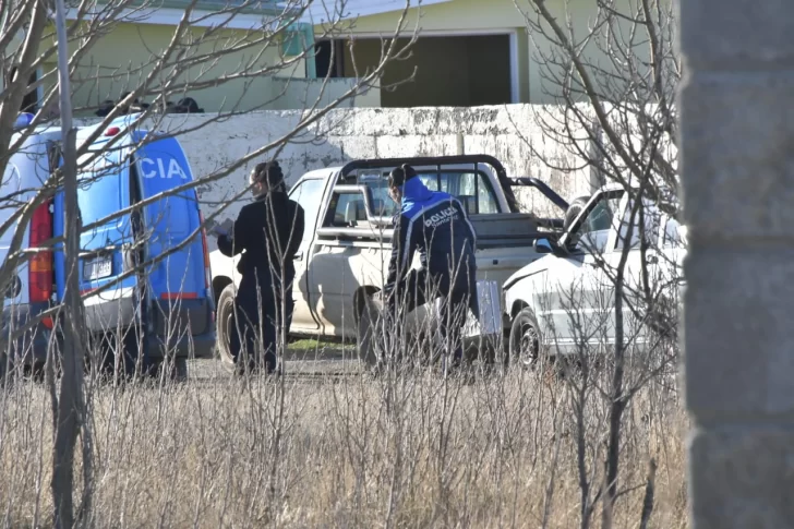 Allanamiento en el motel Eros de Río Gallegos: Tras la denuncia por amenazas, secuestraron una pistola 9mm 