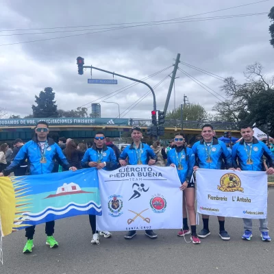 De Piedra Buena a Palermo: el debut del Team Ejército Piedrabuena en los 42K de Buenos Aires 2025