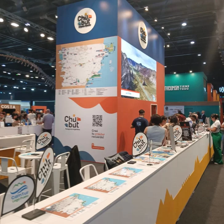Chubut deslumbra en la Feria Internacional del Turismo 2025 con su stand y la magia de la ballena