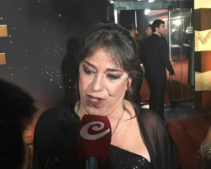 Antes de ganar su Martín Fierro, Julia Calvo dijo a La Opinión Austral: “Vi revivir la televisión”