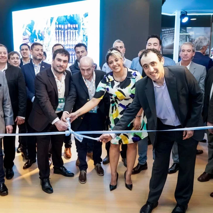 Jaime Álvarez: “Santa Cruz apuesta a la producción, empleo y desarrollo económico local” Jaime Álvarez: “Santa Cruz apuesta a la producción, empleo y desarrollo económico local”