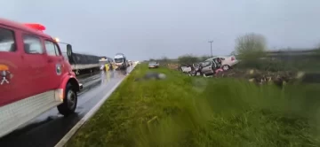 Choque fatal en Bragado: un hombre de Pico Truncado murió; dos mujeres y una nena de 3 años permanecen internadas Choque fatal en Bragado: un hombre de Pico Truncado murió; dos mujeres y una nena de 3 años permanecen internadas