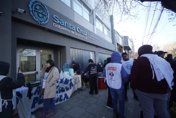 Educación en Santa Cruz: ADOSAC ratificó el paro de 48 horas y no habrá clases hasta el lunes Educación en Santa Cruz: ADOSAC ratificó el paro de 48 horas y no habrá clases hasta el lunes