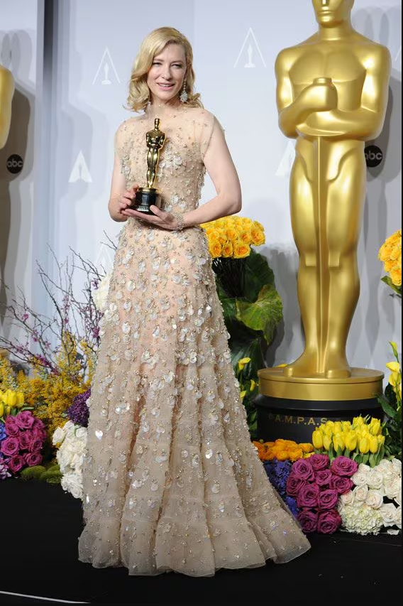  Cate Blanchett por Armani