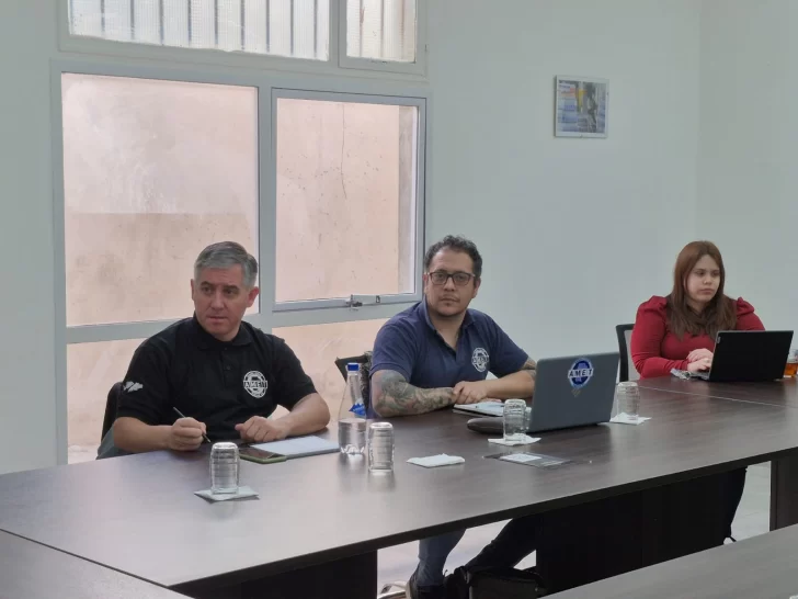 Los paritarios de la Asociación del Magisterio de Enseñanza Técnica (AMET), Gustavo Basilio y Enrique Lucero.