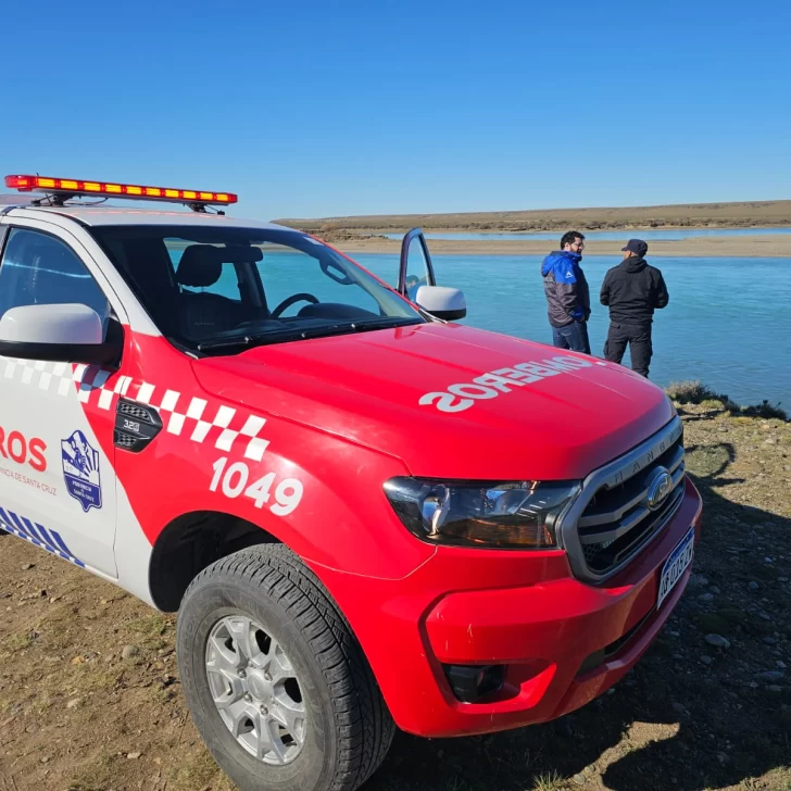 Desapareció en el fondo del Río Santa Cruz la camioneta de los pescadores en Piedra Buena Desapareció en el fondo del Río Santa Cruz la camioneta de los pescadores en Piedra Buena