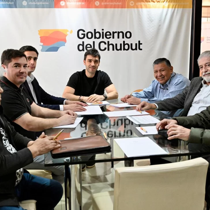 Torres confirmó el traspaso del área El Tordillo a Crown Point Energy y destacó que fortalecerá la estabilidad laboral en el sector Torres confirmó el traspaso del área El Tordillo a Crown Point Energy y destacó que fortalecerá la estabilidad laboral en el sector