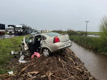 Hija de una ex concejal de Pico Truncado y su familia permanecen internadas tras trágico choque en Bragado Hija de una ex concejal de Pico Truncado y su familia permanecen internadas tras trágico choque en Bragado