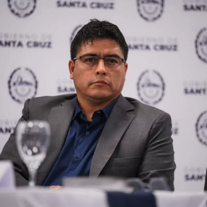 El gobernador Claudio Vidal firmó el decreto: se licitan las áreas de YPF El gobernador Claudio Vidal firmó el decreto: se licitan las áreas de YPF