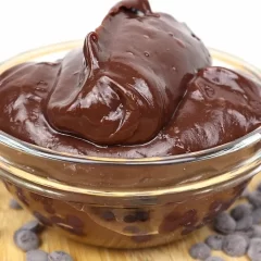 Crema bariloche: receta clásica en pocos pasos para acompañar postres y tortas