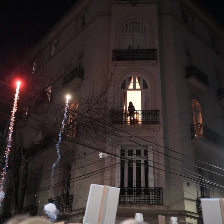 Cristina Fernández de Kirchner saludó a militantes a tres años del intento de magnicidio en su contra