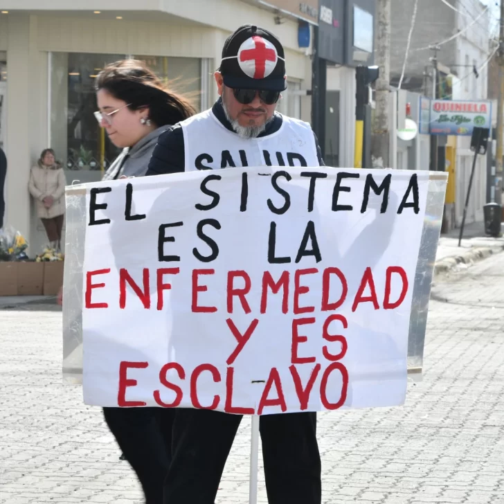 Autoconvocados de salud realizarán un “abrazo solidario” al Hospital Regional Autoconvocados de salud realizarán un “abrazo solidario” al Hospital Regional