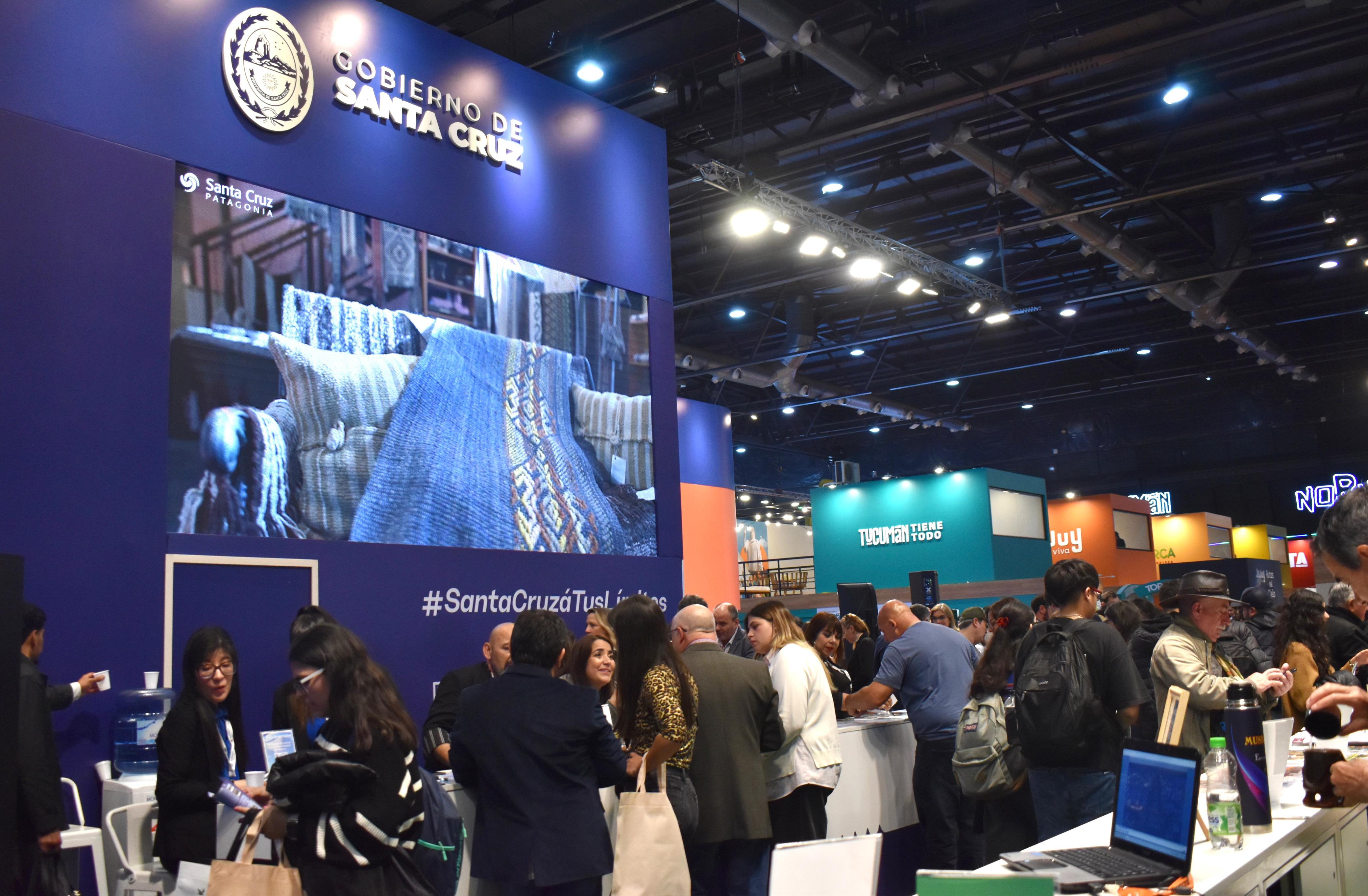 Santa Cruz despliega su potencial turístico en la FIT 2025: así es el stand de la provincia en La Rural
