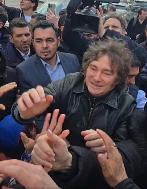 Javier Milei en Ushuaia: “Les pido que no aflojen, sabemos que no es fácil pero no podemos volver atrás”