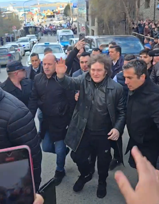 Javier Milei en Ushuaia: &#8220;Les pido que no aflojen, sabemos que no es fácil pero no podemos volver atrás”