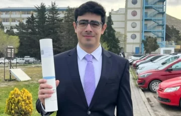 Es de Puerto Deseado y cumplió su sueño de recibirse de abogado cerca de casa Es de Puerto Deseado y cumplió su sueño de recibirse de abogado cerca de casa