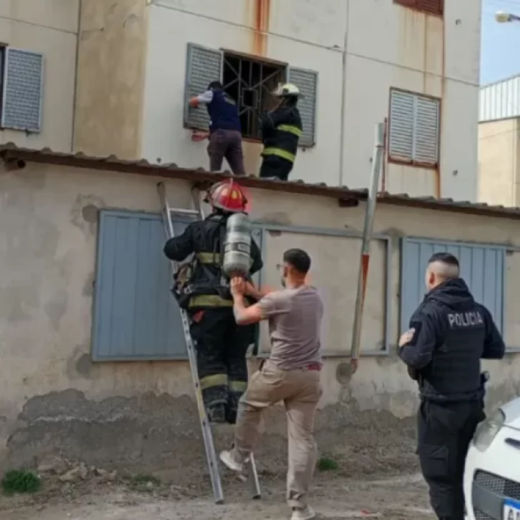 Rescataron a una mujer de 75 años que estaba encerrada hace un mes y en estado de abandono Rescataron a una mujer de 75 años que estaba encerrada hace un mes y en estado de abandono