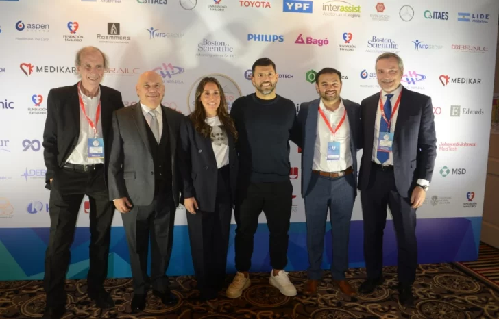  el doctor Roberto Peidro; contador Raúl Olmos, presidente del Grupo Olmos; doctora Laura Favaloro, directora de Relaciones Institucionales, Comunicación y Fundraising de Fundación Favaloro; Sergio 
