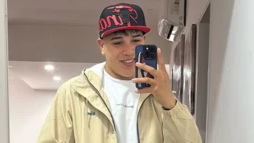 Vigilia por Thiago Medina: familiares, amigos y fans se unen frente al hospital Vigilia por Thiago Medina: familiares, amigos y fans se unen frente al hospital