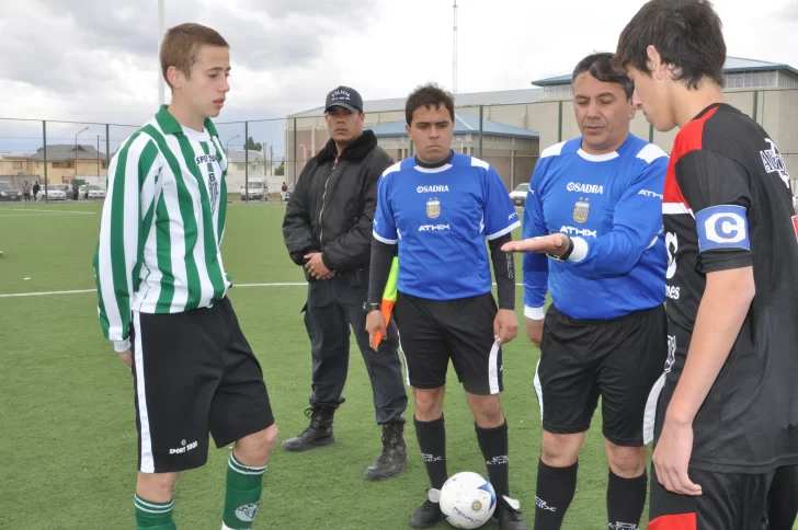 Matías Muñoz, del Boxing a la gloria: el riogalleguense que dejó su sello en el ascenso de Gimnasia de Mendoza