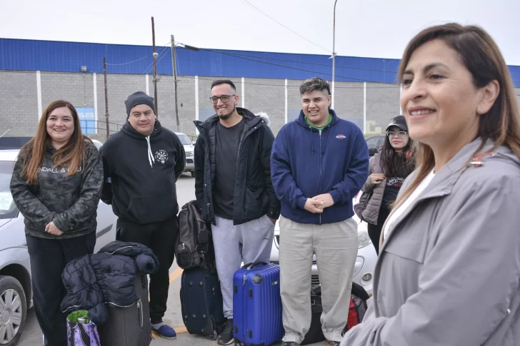  Jóvenes que fueron capacitados para insertarse en el desarrollo productivo de Santa Cruz.