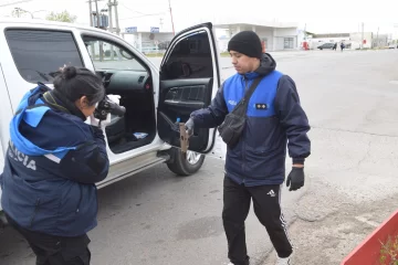 Tiroteo en la madrugada de Pico Truncado: tres demorados y un arma incautada Tiroteo en la madrugada de Pico Truncado: tres demorados y un arma incautada