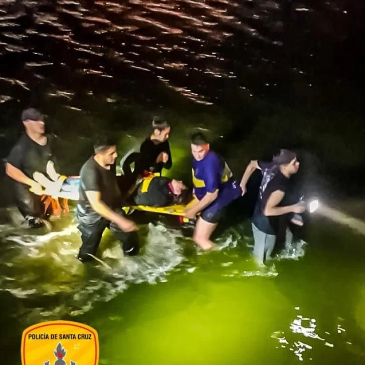 Una mujer ingresó a una laguna de Santa Cruz y fue hospitalizada por hipotermia Una mujer ingresó a una laguna de Santa Cruz y fue hospitalizada por hipotermia