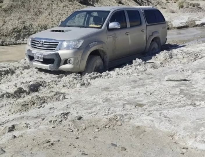 Crece el misterio y la desesperación: hallaron la camioneta de la pareja desaparecida de Comodoro Rivadavia